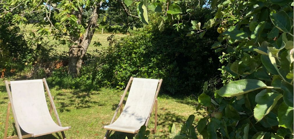 se détendre à l'ombre des arbres fruitiers ou au soleil